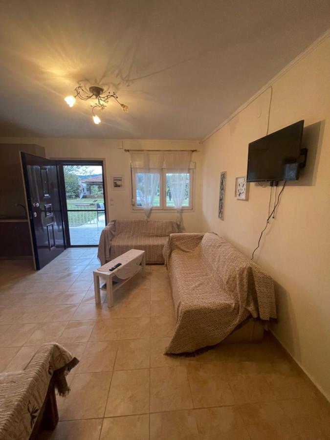 Ευχάριστο Εξοχικό Σπίτι Με Barbeque Apartment สกาลา ฟูร์กาส ภายนอก รูปภาพ